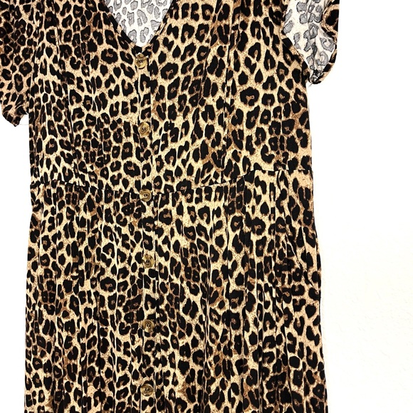 Torrid Leopard Button-Front Dress Size 2 - Picture 11 of 12